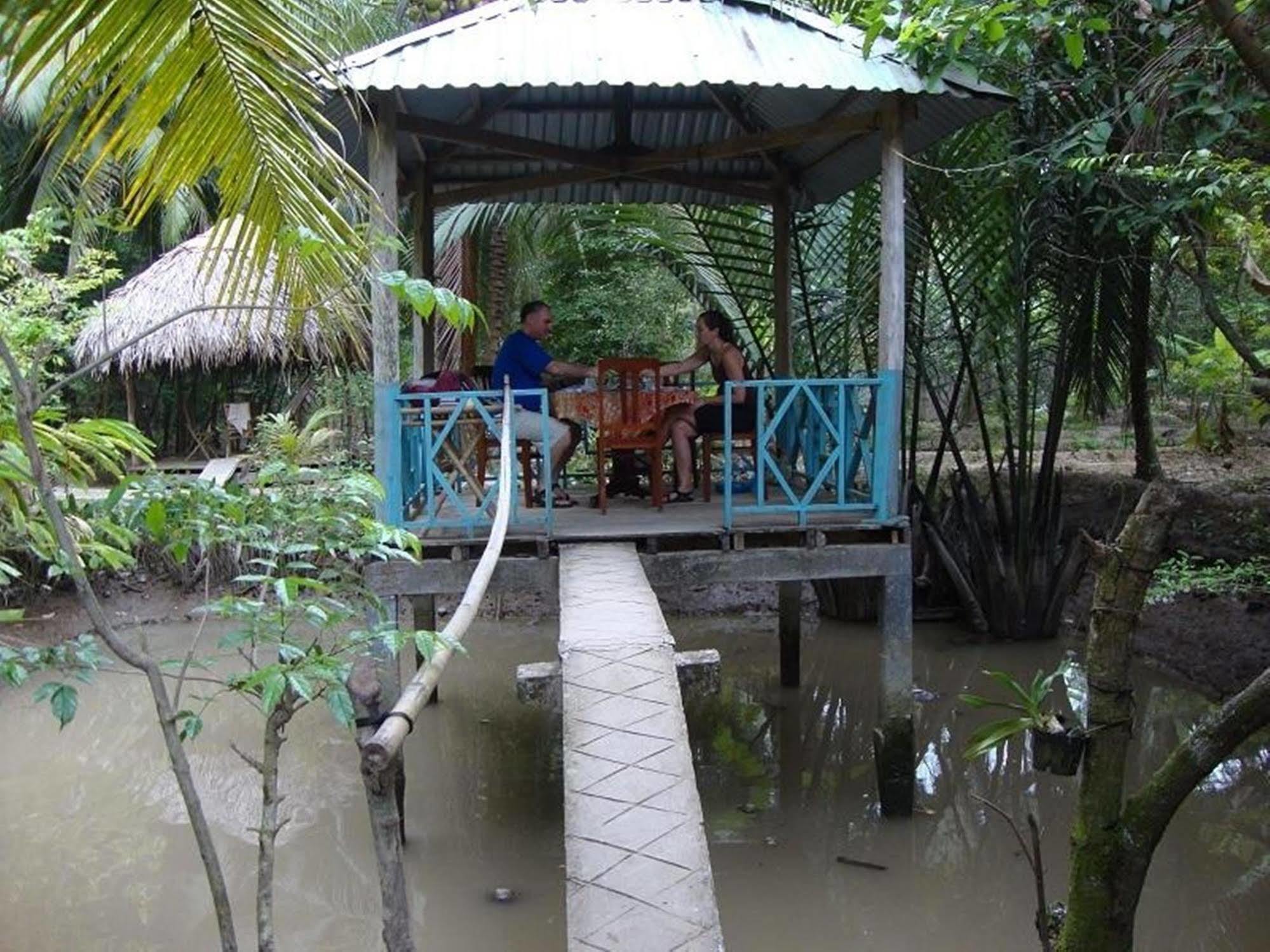 Ben Tre Oasis Hotel Exterior foto